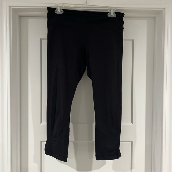 lululemon athletica Pants - Lululemon Capris Leggings